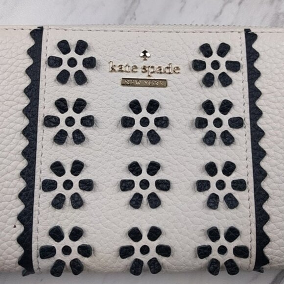 NWT Kate Spade Bryant Court Neda Black White Wallet - Picture 4 of 7